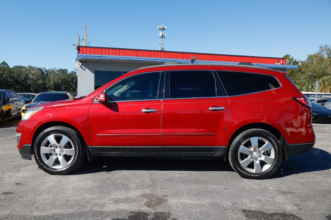 2013 Chevrolet Traverse - Image 3 of 12