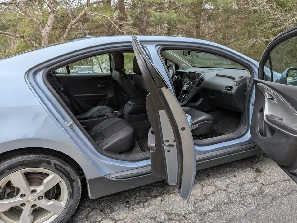 2013 Chevrolet Volt - Image 10 of 21