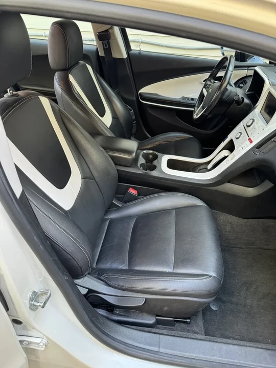 2013 Chevrolet Volt - Image 6 of 7