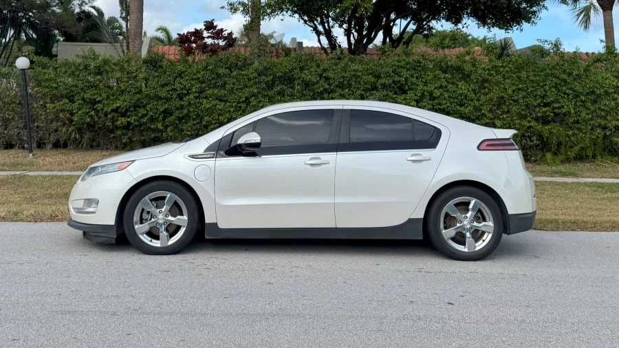 2013 Chevrolet Volt - Image 2 of 7