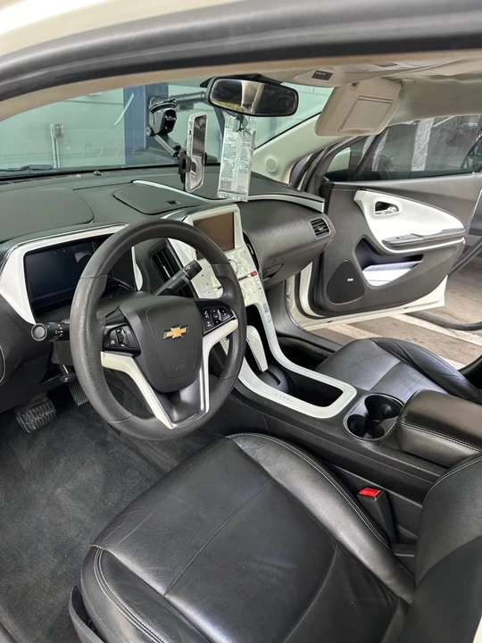 2013 Chevrolet Volt - Image 10 of 18