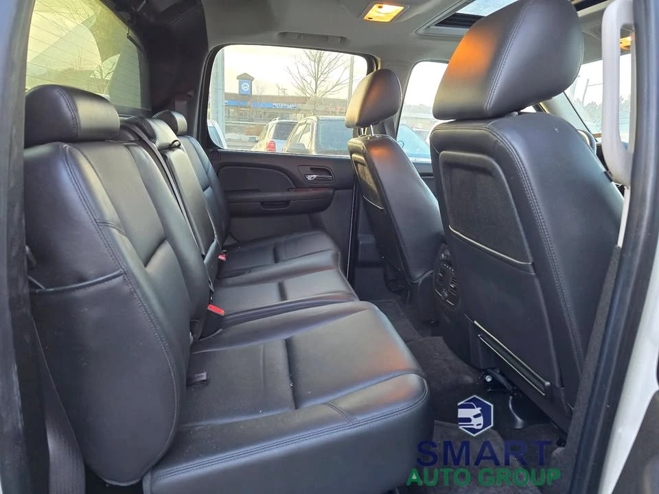2013 Chevrolet Avalanche - Image 9 of 12