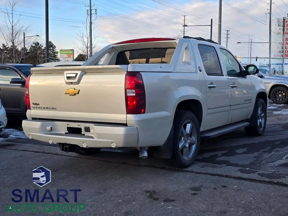 2013 Chevrolet Avalanche - Image 6 of 12