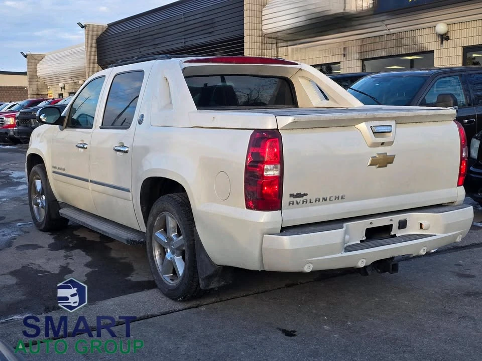 2013 Chevrolet Avalanche - Image 4 of 12