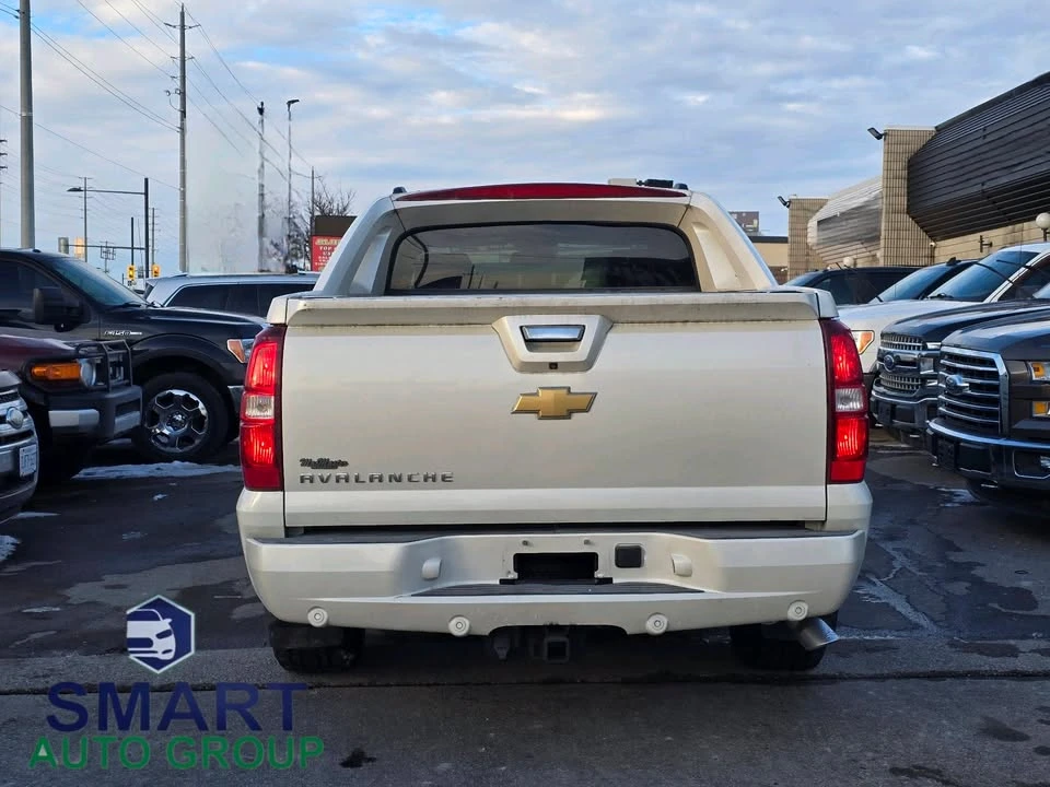 2013 Chevrolet Avalanche - Image 5 of 12