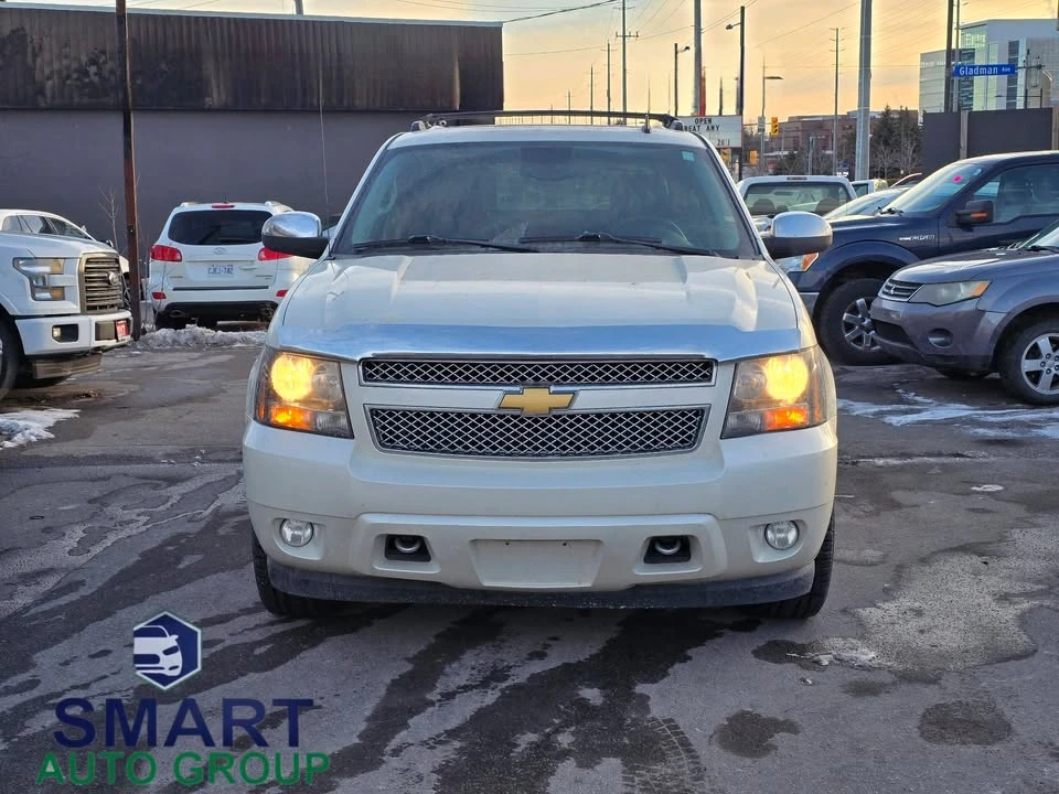 2013 Chevrolet Avalanche - Image 2 of 12