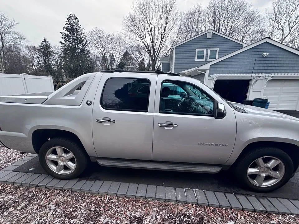 2013 Chevrolet Avalanche - Image 3 of 15