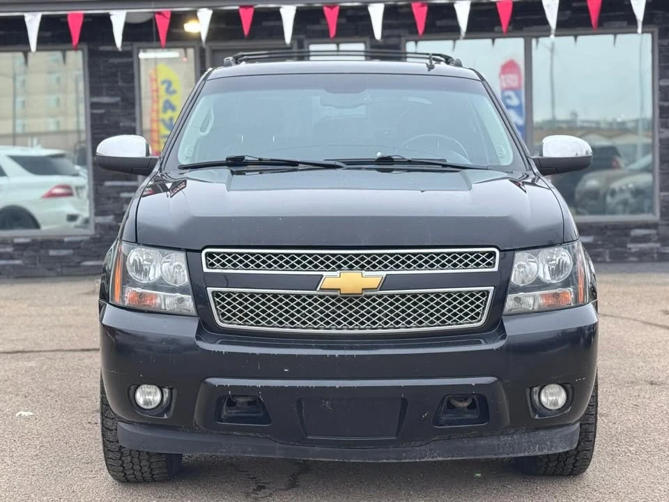 2013 Chevrolet Avalanche - Image 2 of 17