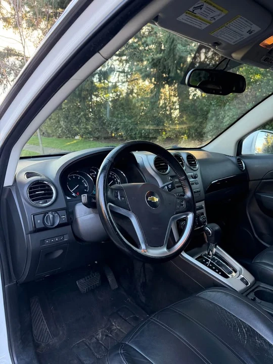 2013 Chevrolet Equinox - Image 2 of 3