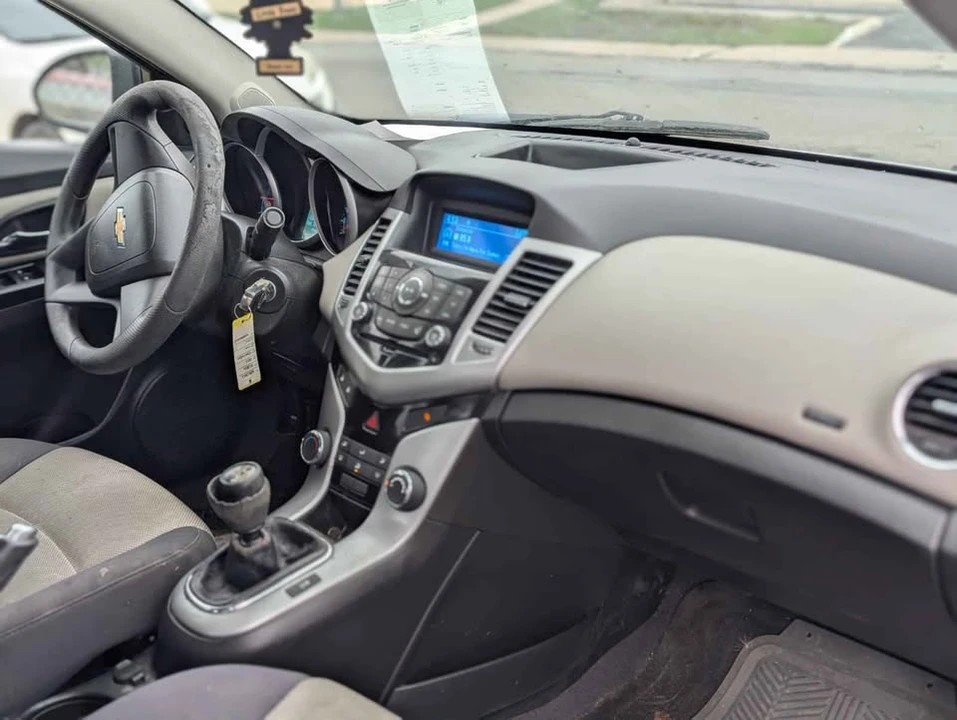 2013 Chevrolet Cruze - Image 8 of 9