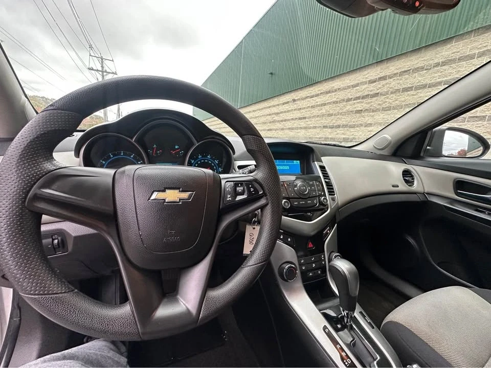 2013 Chevrolet Cruze - Image 11 of 19