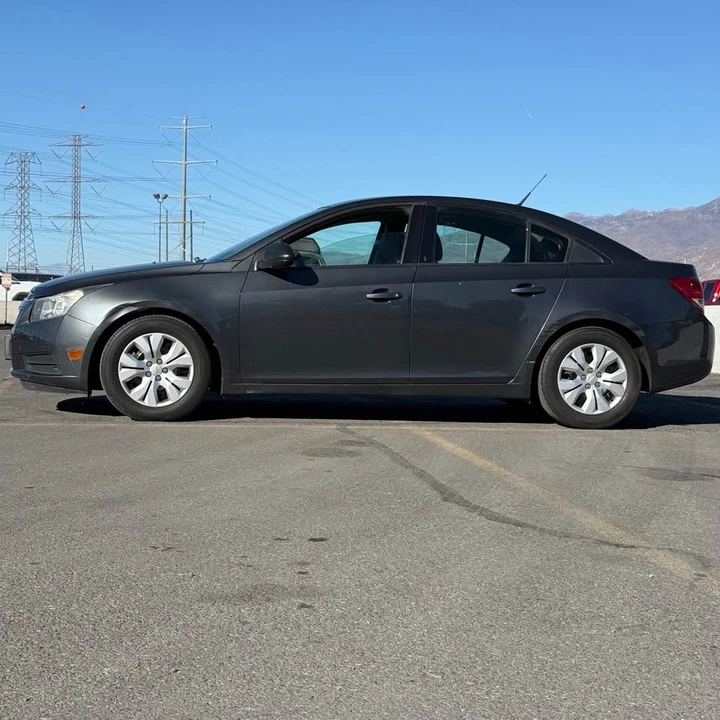 2013 Chevrolet Cruze - Image 5 of 19