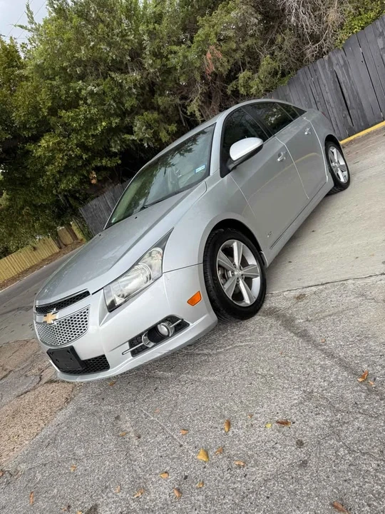 2013 Chevrolet Cruze - Image 2 of 15