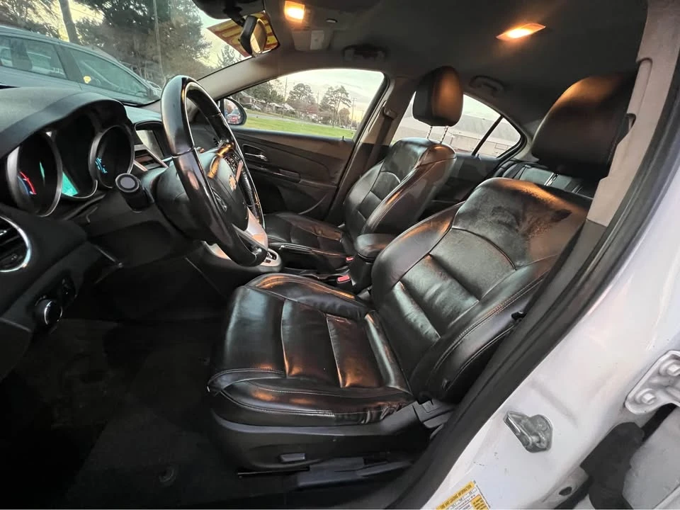 2013 Chevrolet Cruze - Image 11 of 20