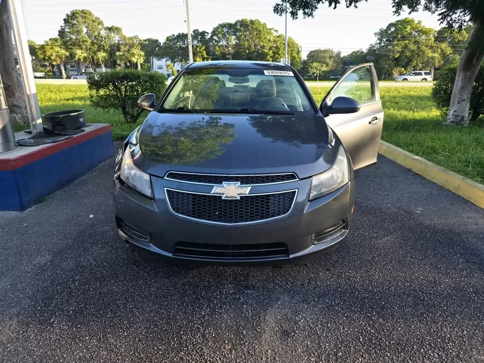 2013 Chevrolet Cruze - Image 8 of 10