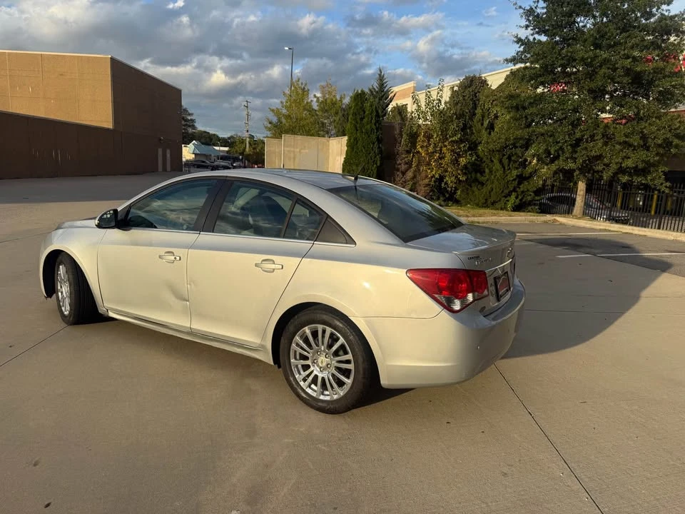 2013 Chevrolet Cruze - Image 6 of 10