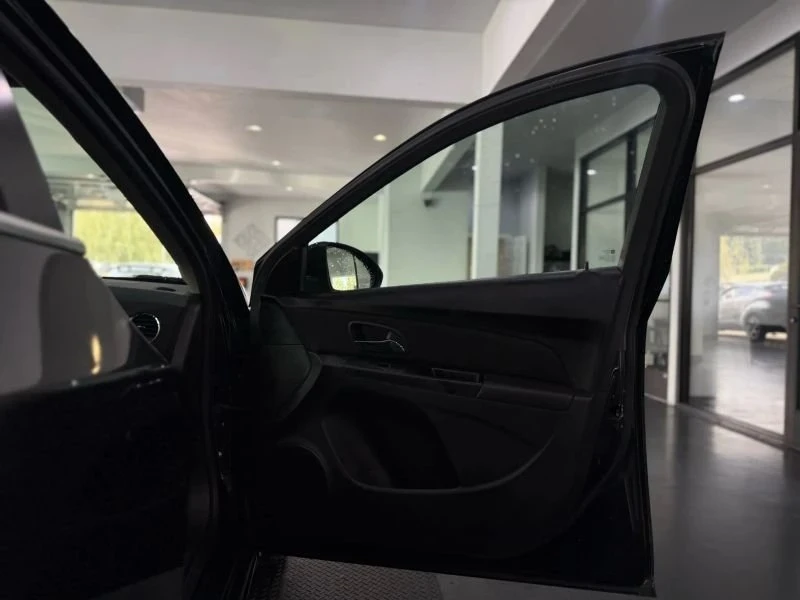 2013 Chevrolet Cruze - Image 14 of 18