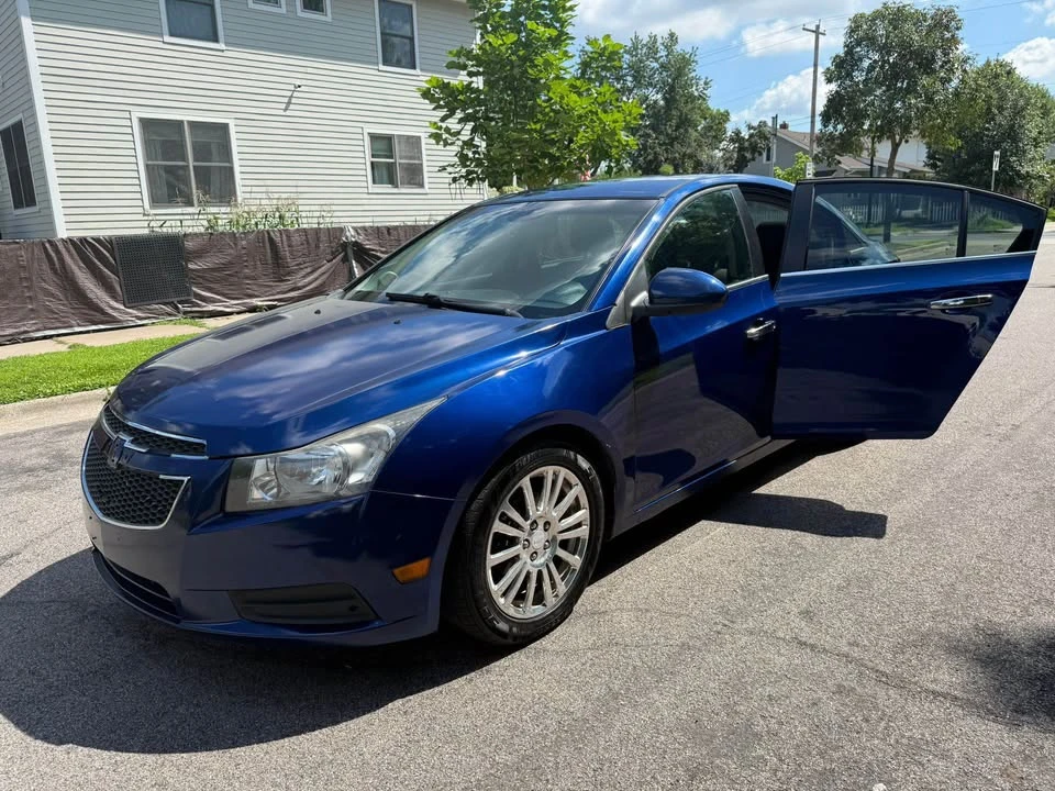 2013 Chevrolet Cruze - Image 2 of 10