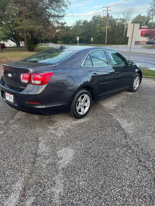 2013 Chevrolet Malibu - Image 2 of 5
