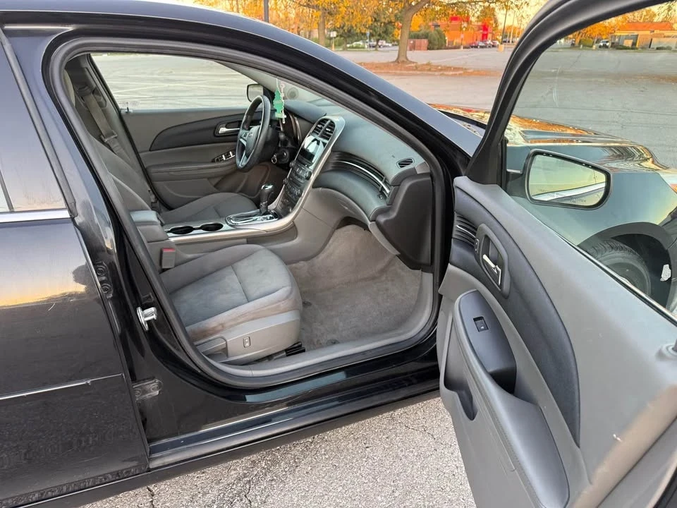 2013 Chevrolet Malibu - Image 8 of 11