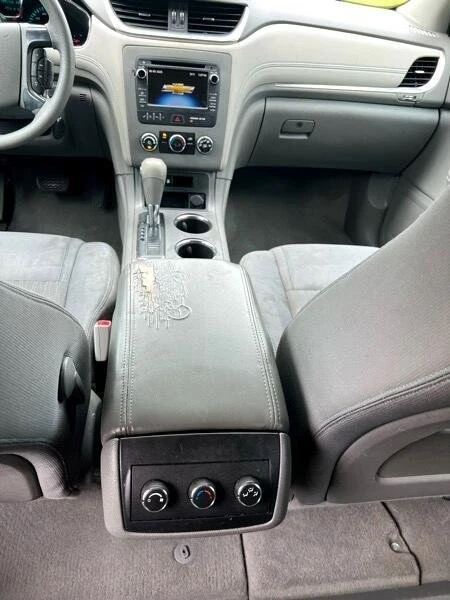 2013 Chevrolet Traverse - Image 15 of 18