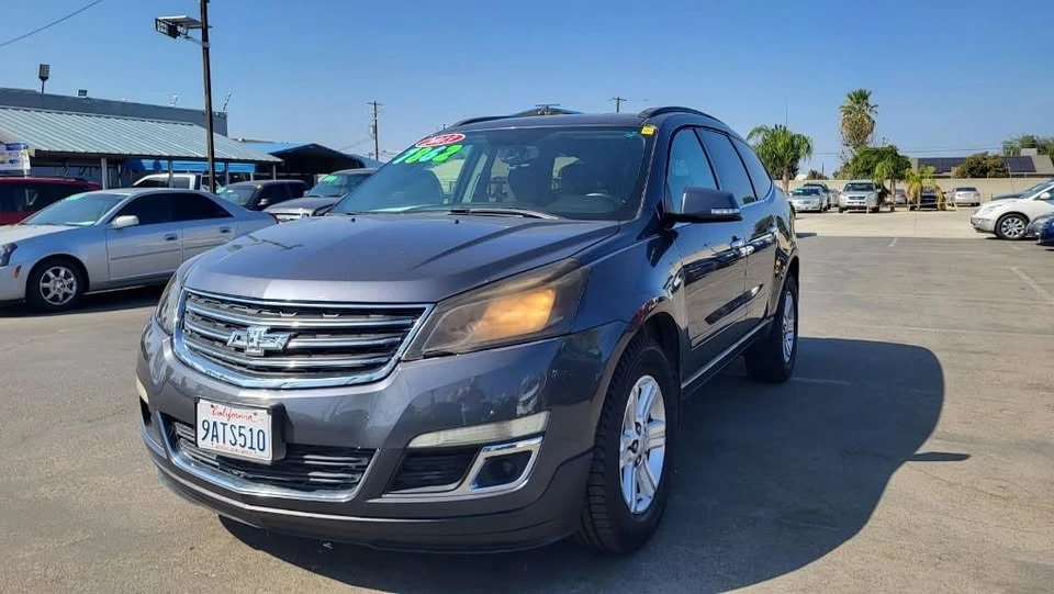 2013 Chevrolet Traverse - Image 2 of 7