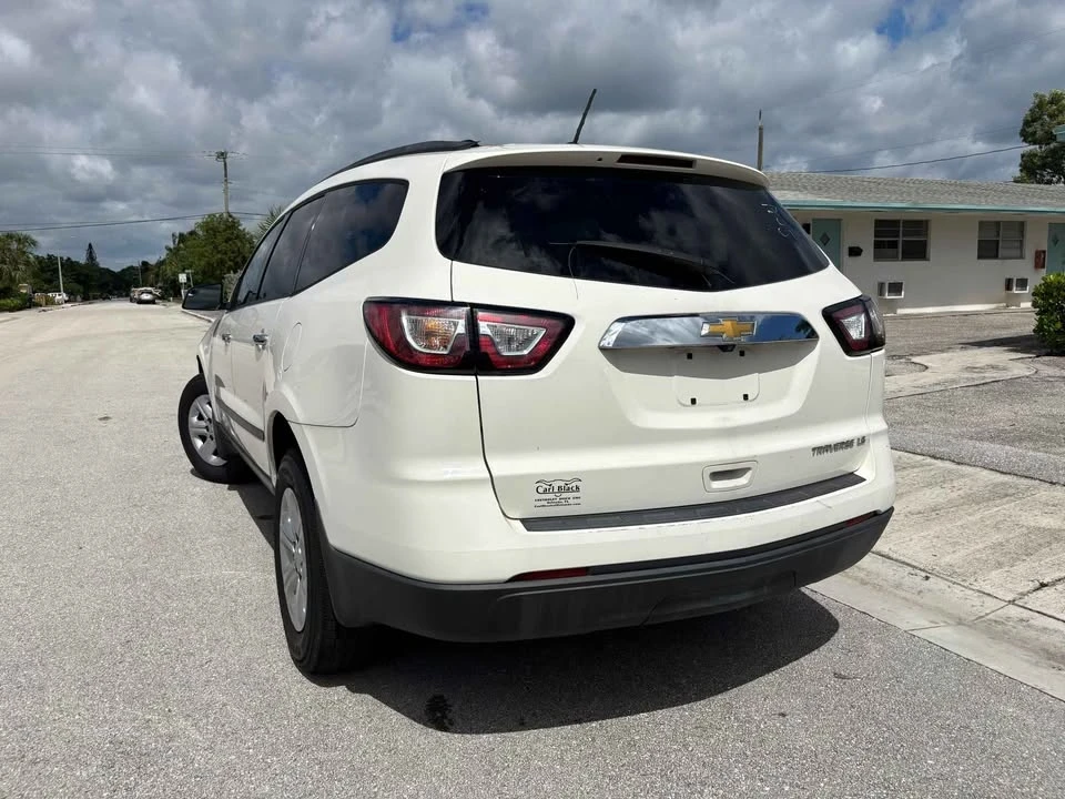 2013 Chevrolet Traverse - Image 4 of 15