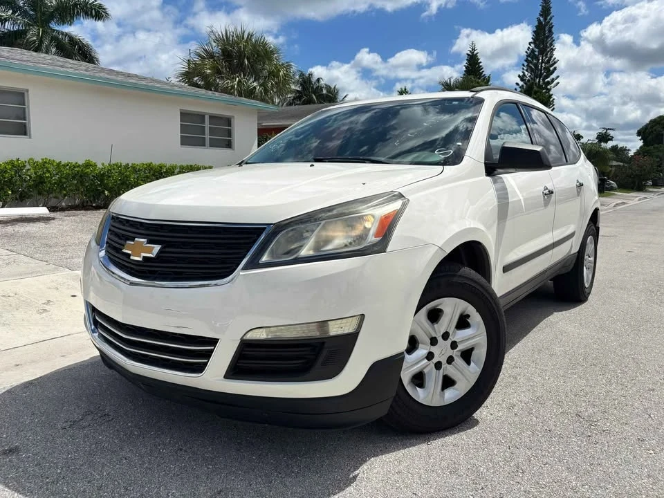 2013 Chevrolet Traverse - Image 2 of 15