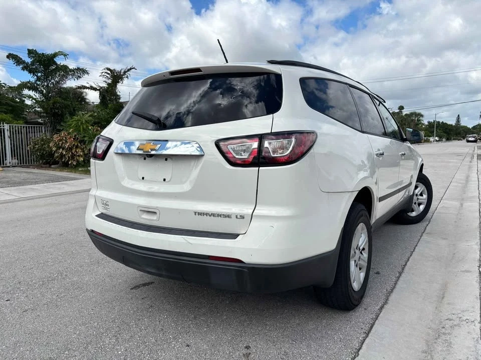2013 Chevrolet Traverse - Image 6 of 15