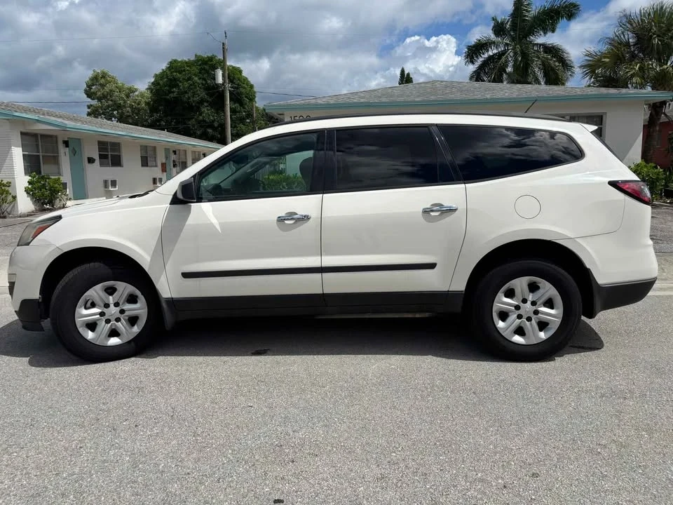 2013 Chevrolet Traverse - Image 3 of 15