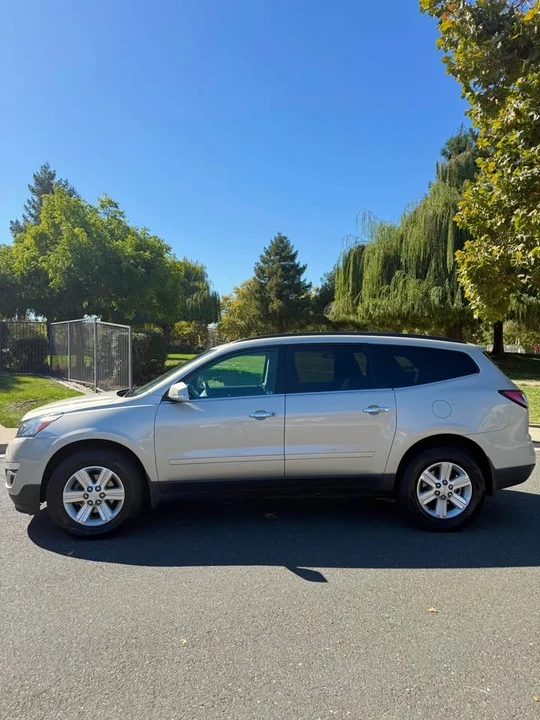 2013 Chevrolet Traverse - Image 2 of 20