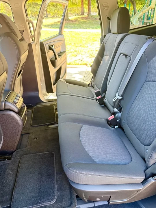 2013 Chevrolet Traverse - Image 16 of 20