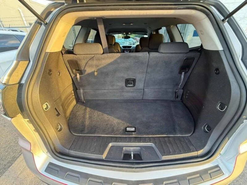 2013 Chevrolet Traverse - Image 16 of 17