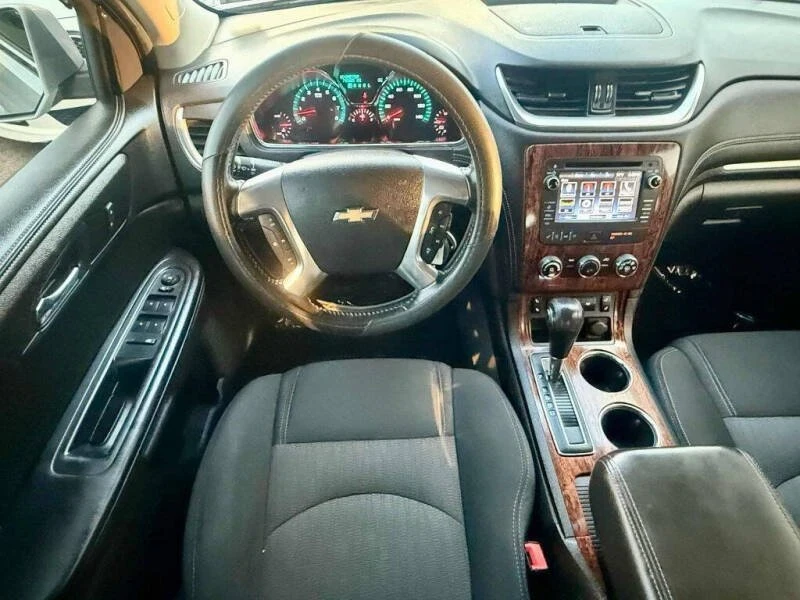 2013 Chevrolet Traverse - Image 10 of 17
