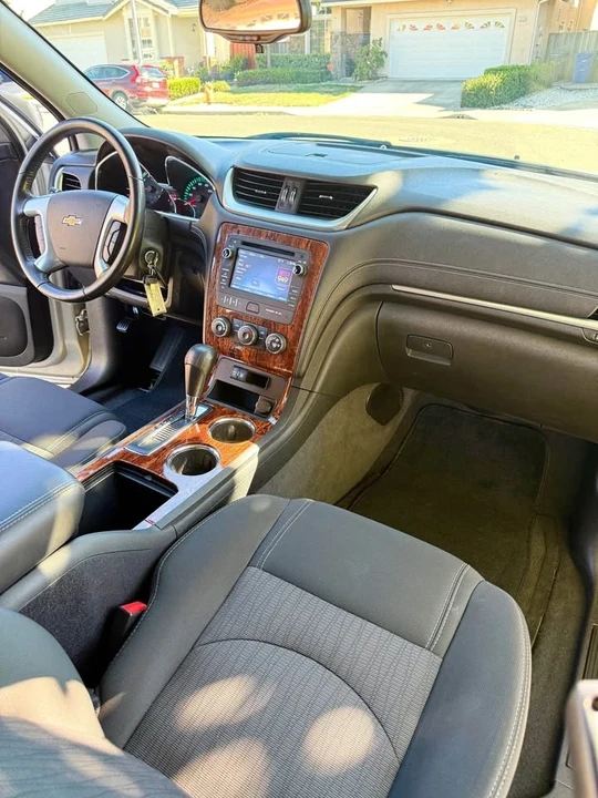 2013 Chevrolet Traverse - Image 14 of 20