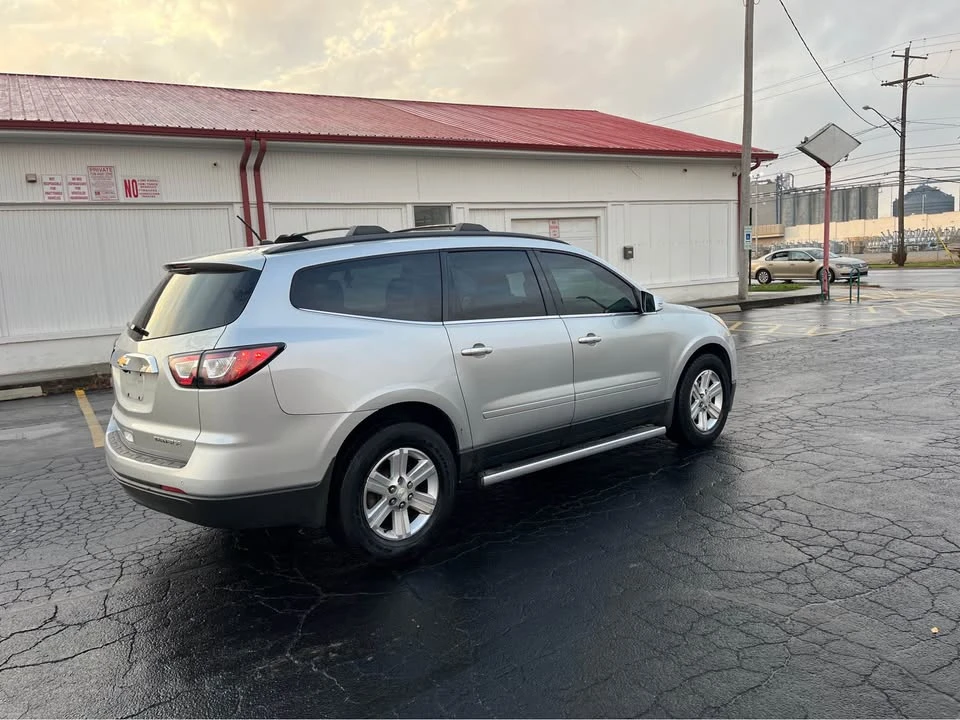 2013 Chevrolet Traverse - Image 5 of 9