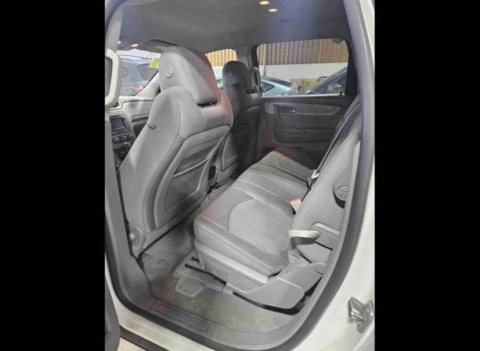 2013 Chevrolet Traverse - Image 7 of 8
