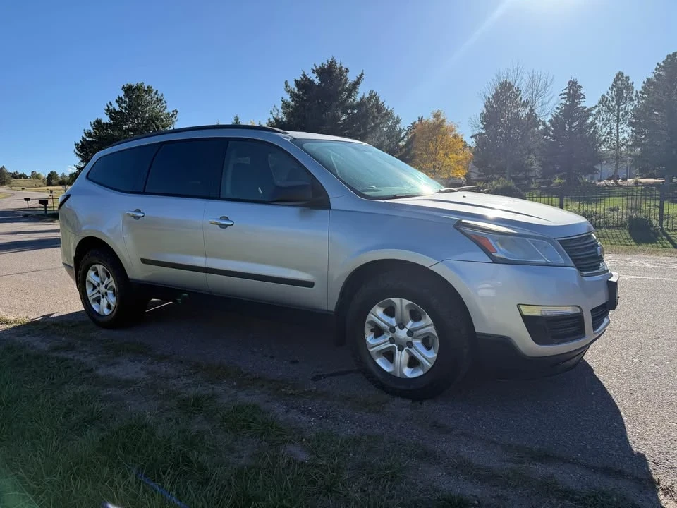 2013 Chevrolet Traverse - Image 2 of 6