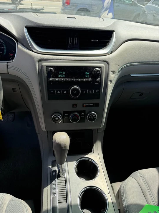 2013 Chevrolet Traverse - Image 16 of 18