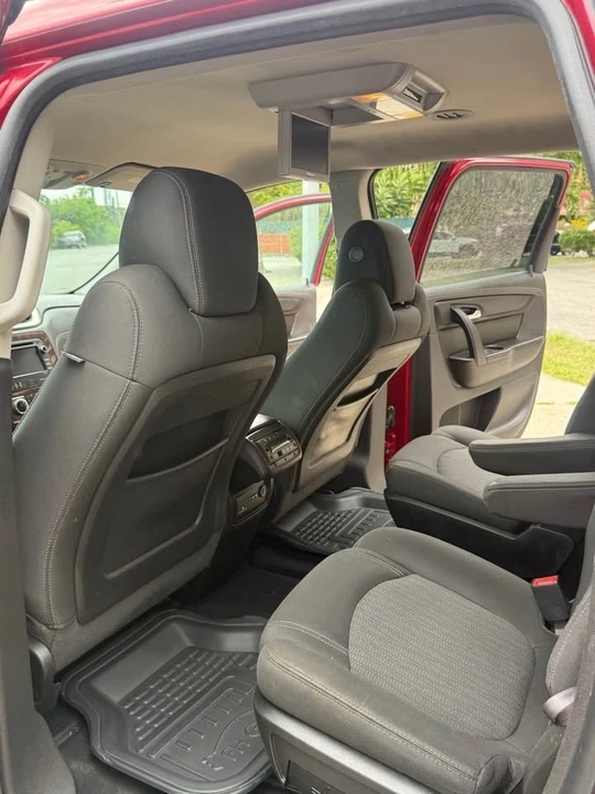 2013 Chevrolet Traverse - Image 11 of 19