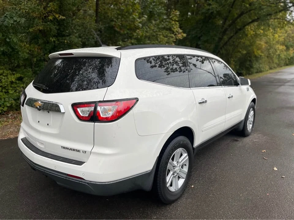 2013 Chevrolet Traverse - Image 2 of 19