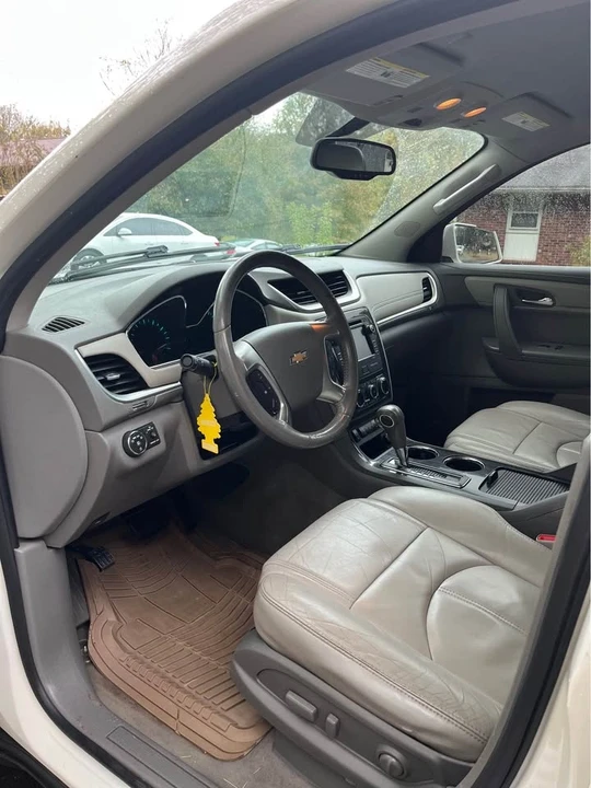 2013 Chevrolet Traverse - Image 11 of 19