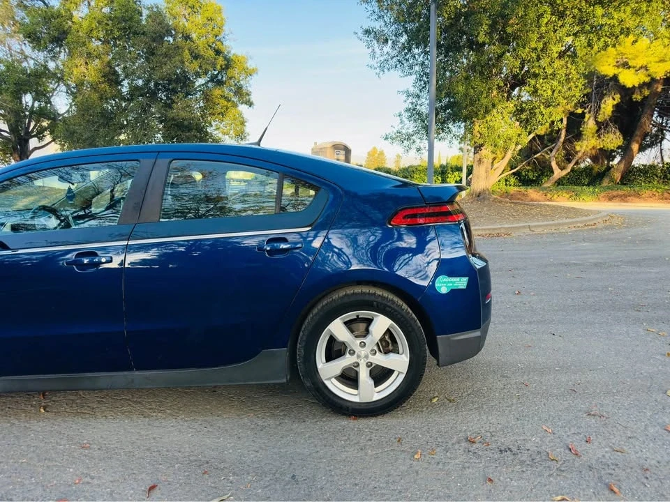 2013 Chevrolet Volt - Image 10 of 19