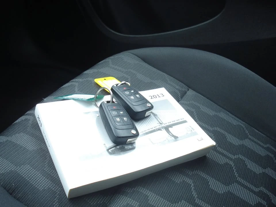 2013 Chevrolet Volt - Image 15 of 17
