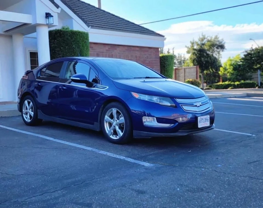 2013 Chevrolet Volt - Image 2 of 9