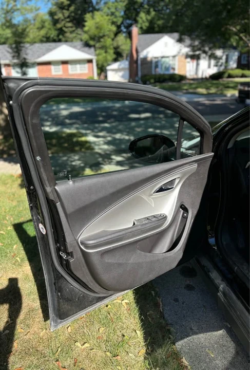 2013 Chevrolet Volt - Image 12 of 16