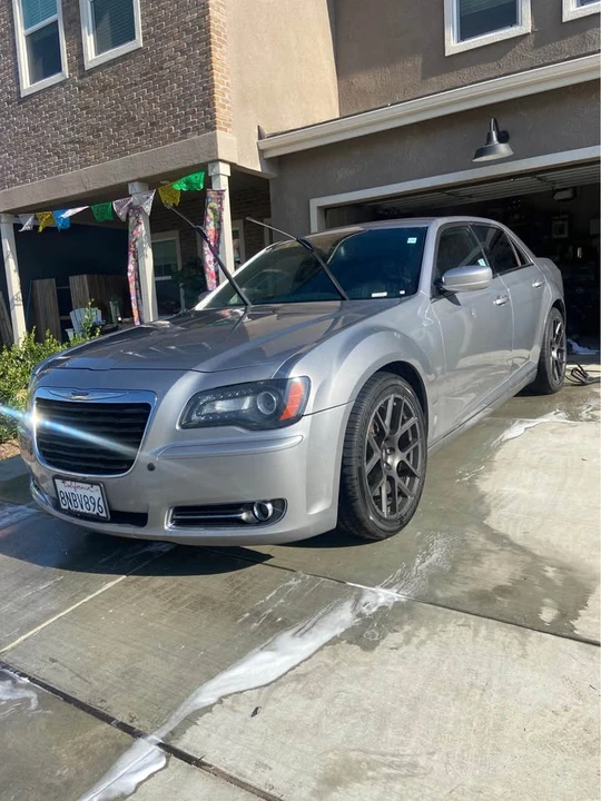 2013 Chrysler 300 (2005-2023) - Image 2 of 6