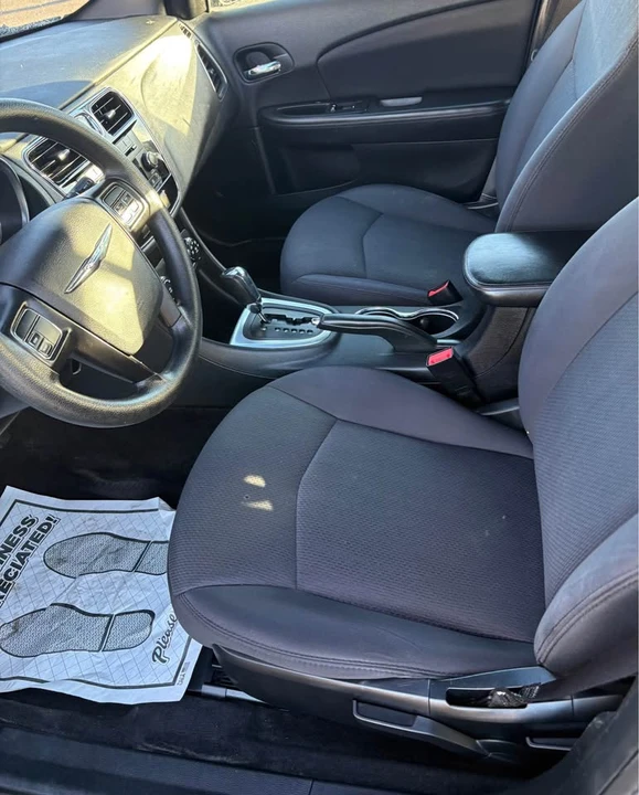 2013 Chrysler 200 - Image 6 of 9