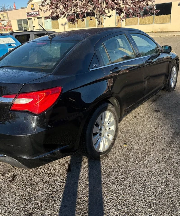 2013 Chrysler 200 - Image 5 of 9