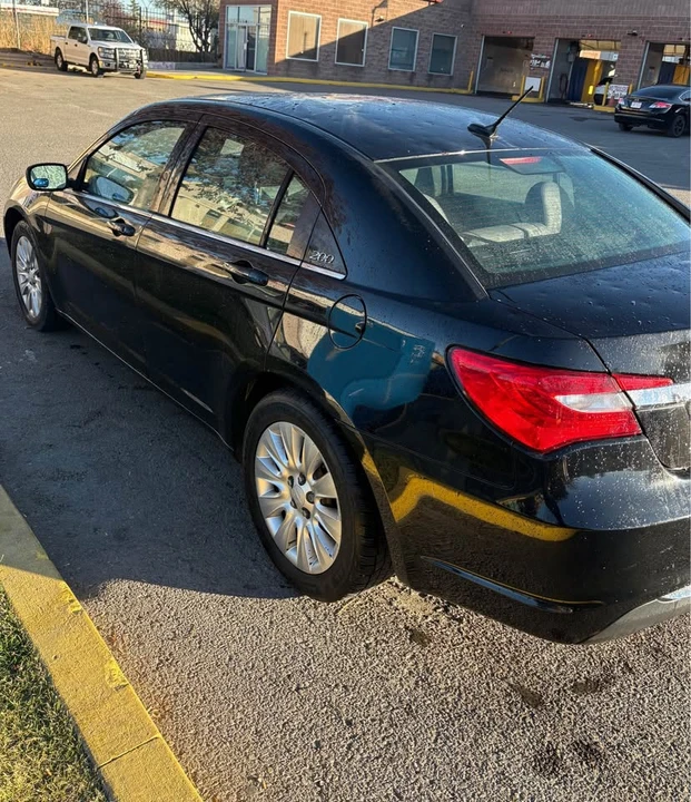 2013 Chrysler 200 - Image 4 of 9